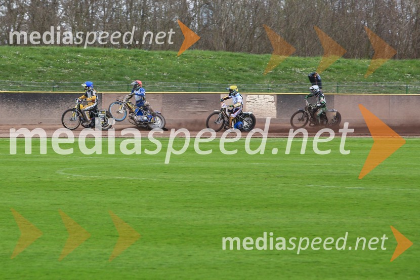  Jurica Pavlic, speedwayist (SK Unia Donji Kraljevec);  Matic Voldrih, speedwayist (AMTK Ljubljana);  Paco Castagna, speedwayist (Italija);  Žiga Kovačič, speedwayistPadec Matica Voldriha na dirki za DP v speedwayu