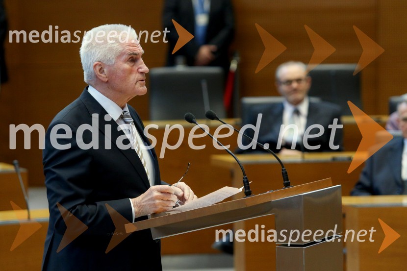 prof. dr. Ludvik Toplak,  predsednik Alma Mater Europaea, nekdanji rektor UMDržavna proslava in slavnostna seja ob 25. obletnici prvih svobodnih večstrankarskih volitev
