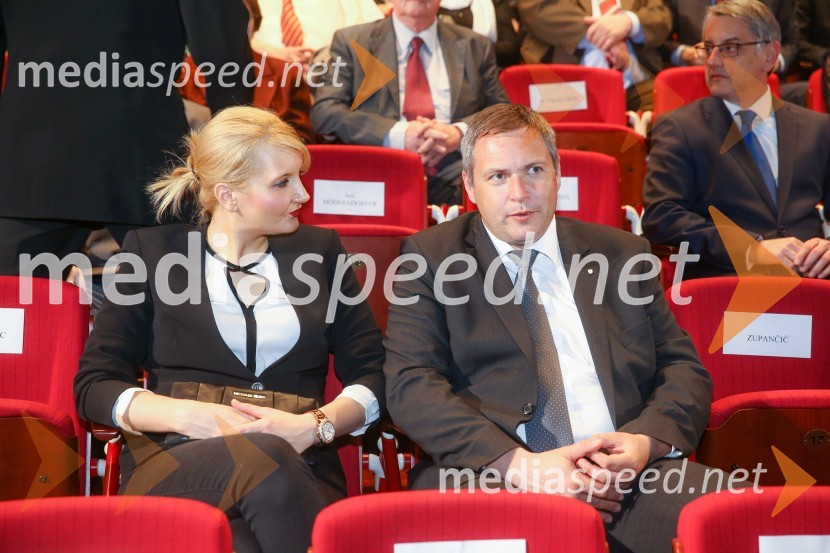  Vesna Györkös Žnidar, ministrica za notranje zadeve; mag. Dejan Židan, minister za kmetijstvo in okolje, predsednik stranke SDDržavna proslava in slavnostna seja ob 25. obletnici prvih svobodnih večstrankarskih volitev