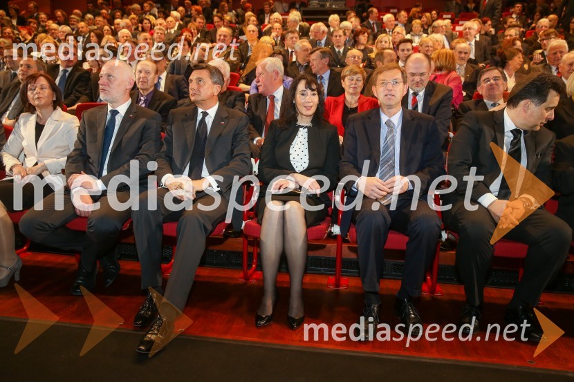 dr. Milan Brglez, predsednik Državnega zbora Republike Slovenije;  Borut Pahor, predsednik Republike Slovenije;  Tanja Pečar, odvetnica; prof. dr. Miro Cerar, predsednik vlade Republike Slovenije;  Mitja Bervar, predsednik Državnega sveta Republike SlovenijeDržavna proslava in slavnostna seja ob 25. obletnici prvih svobodnih večstrankarskih volitev