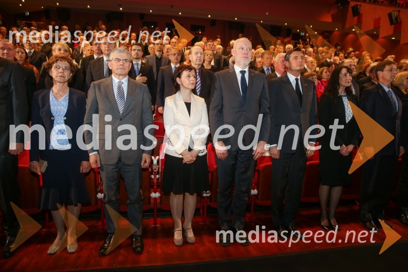  ... ; mag. Miroslav Mozetič, predsednik Ustavnega sodišča;  Mateja Gantar; dr. Milan Brglez, predsednik Državnega zbora Republike Slovenije;  Borut Pahor, predsednik Republike Slovenije;  Tanja Pečar, odvetnica; prof. dr. Miro Cerar, predsednik vlade Republike SlovenijeDržavna proslava in slavnostna seja ob 25. obletnici prvih svobodnih večstrankarskih volitev