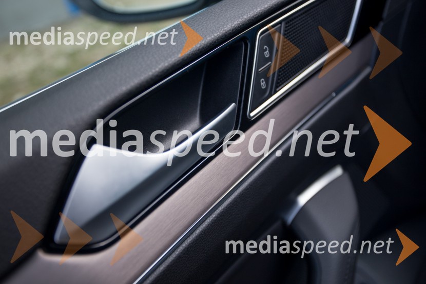 Volkswagen Passat Variant 2.0 TDI 4Motion Highline, kljuka na vratihVolkswagen Passat Variant 2.0 TDI 4Motion Highline, mediaspeed test