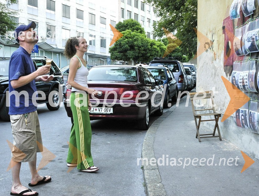 Jane Štraus, fotograf in Nada Mihajlovič, fotografinjaOscar de la Renta show