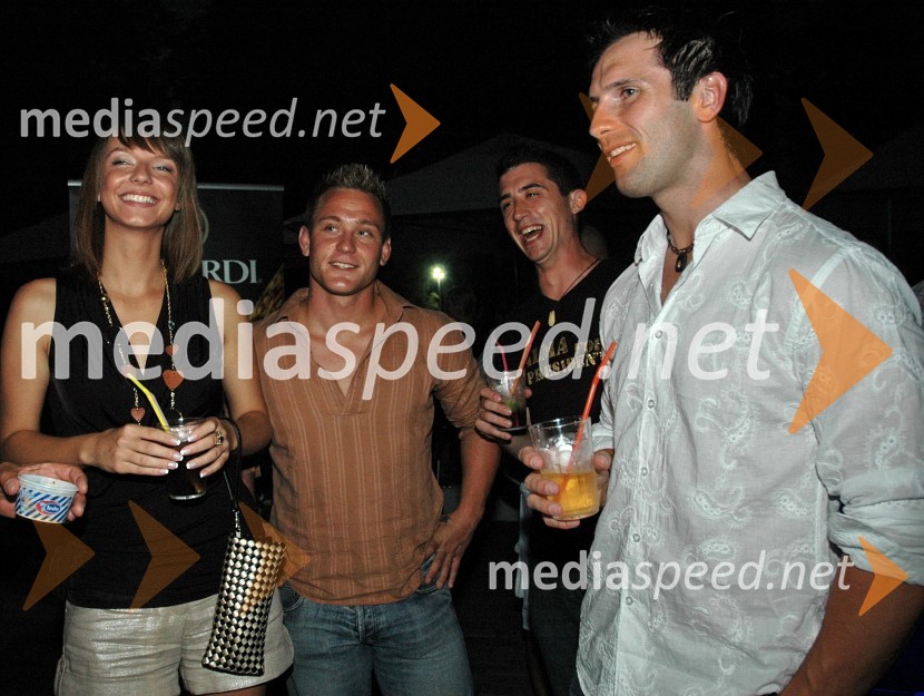 Marina, Miha, Andrej Peroša-Pero, nekdanji tekmovalci oddaje Big Brother in Andrej Novak, zmagovalec oddaje Big BrotherPraznovanje rojstnega dne Alme Brdžanovič