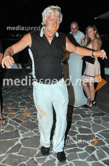 Janez, nekdanji tekmovalec oddaje Big BrotherPraznovanje rojstnega dne Alme Brdžanovič