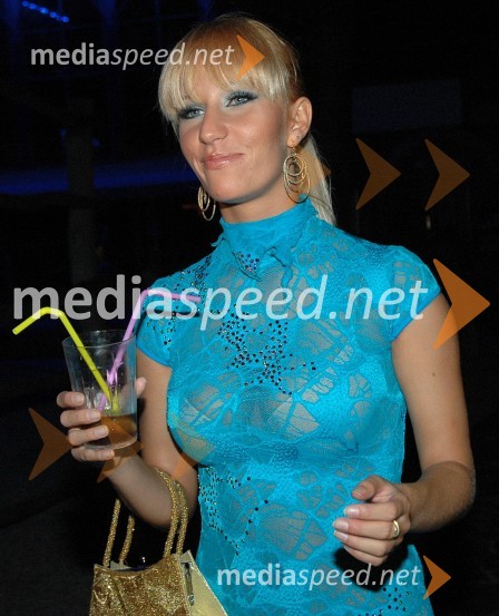 Alma Brdžanovič, nekdanja Bar-ovka in manekenkaPraznovanje rojstnega dne Alme Brdžanovič