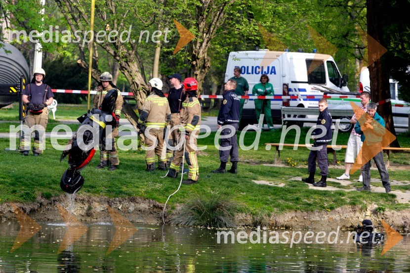 Iskalna akcija v mariborskem parku; gasilci; policijaIskalna akcija v mariborskem parku