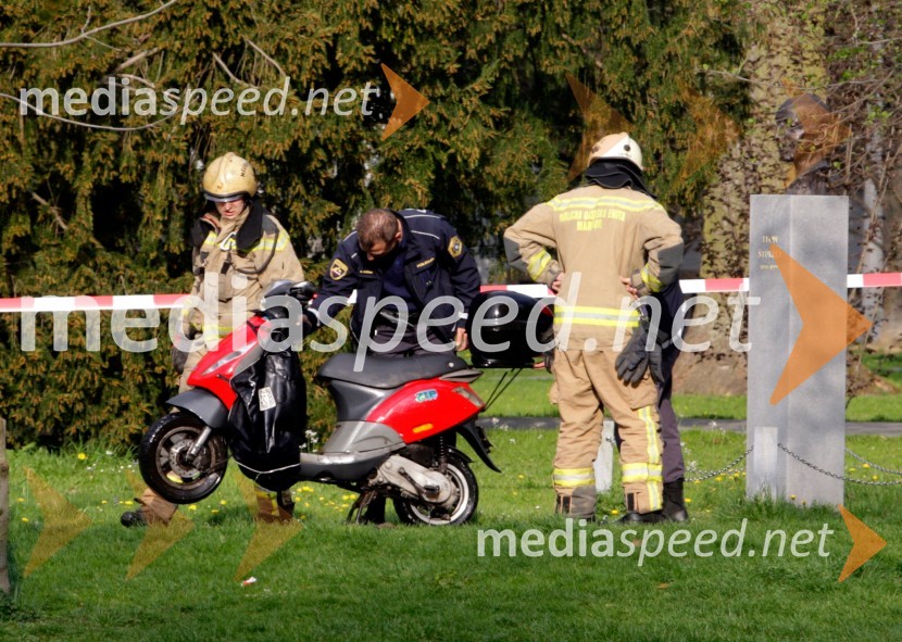 Iskalna akcija v mariborskem parku; gasilci; policijaIskalna akcija v mariborskem parku