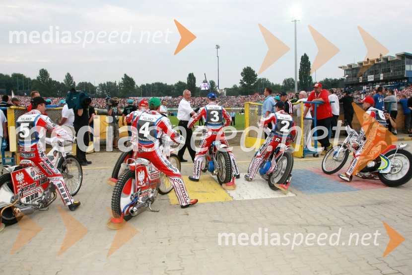 Ekipa Poljske: Grzegorz Walasek, Krzysztof Kasprzak, Rune Holta, Tomasz Gollob, Jaroslaw Hampel in Damian BalinskiSPEEDWAY, finale svetovnega ekipnega prvenstva