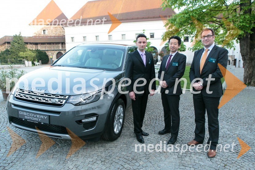 David Jurič, generalni direktor Summit motors Ljubljana;  Terumoto  Yamagata, izvršni direktor, Summit avto d.o.o.;  Jaka Kavčič, generalni direktor družbe Summit Avto d.o.o.Land Rover Discovery Sport, predstavitev za VIP goste