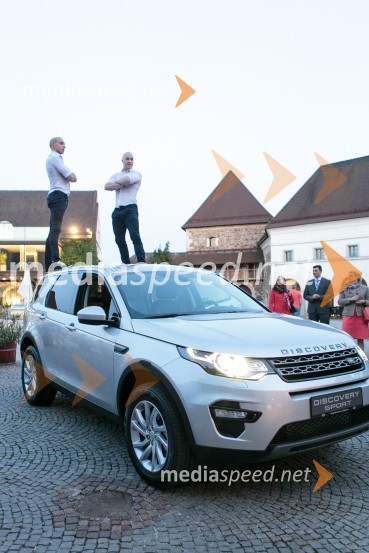  Filip Kržišnik, akrobat;  Blaž Slanič, akrobatLand Rover Discovery Sport, predstavitev za VIP goste