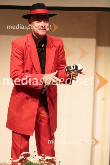  Vladimir Mikek, čarodej, Magic WladimirLand Rover Discovery Sport, predstavitev za VIP goste