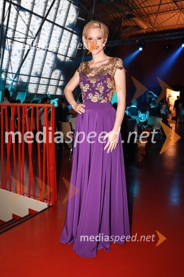  Darja Gajšek, pevka, voditeljica20. festival Slovenska polka in valček