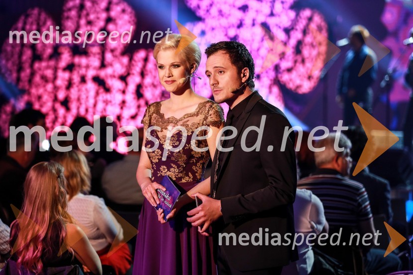  Darja Gajšek, pevka, voditeljica;  Blaž Švab, pevec, skupina Modrijani20. festival Slovenska polka in valček