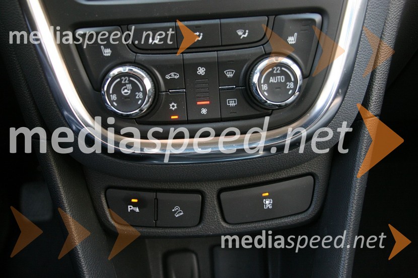 Opel Mokka 1.4 Turbo ECOTEC LPG Cosmo, LPG gumb za ročno reguliranje uporabe gorivaOpel Mokka 1.4 Turbo ECOTEC LPG Cosmo, mediaspeed test