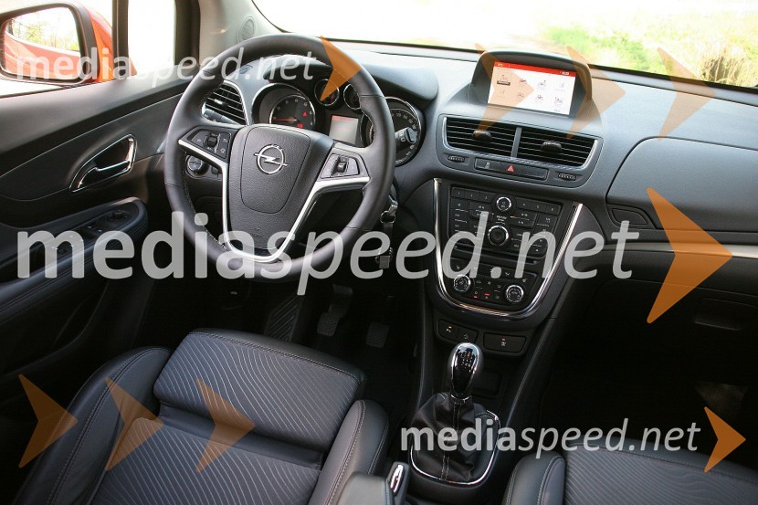 Opel Mokka 1.4 Turbo ECOTEC LPG Cosmo, notranjostOpel Mokka 1.4 Turbo ECOTEC LPG Cosmo, mediaspeed test