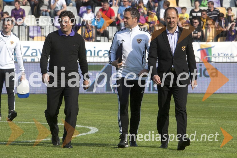  Zlatko Zahovič, športni direktor NK Maribor;  ... ;  Ante  Šimundža, trener NK MariborVečni derbi NK Maribor : NK Olimpija slavili vijolični