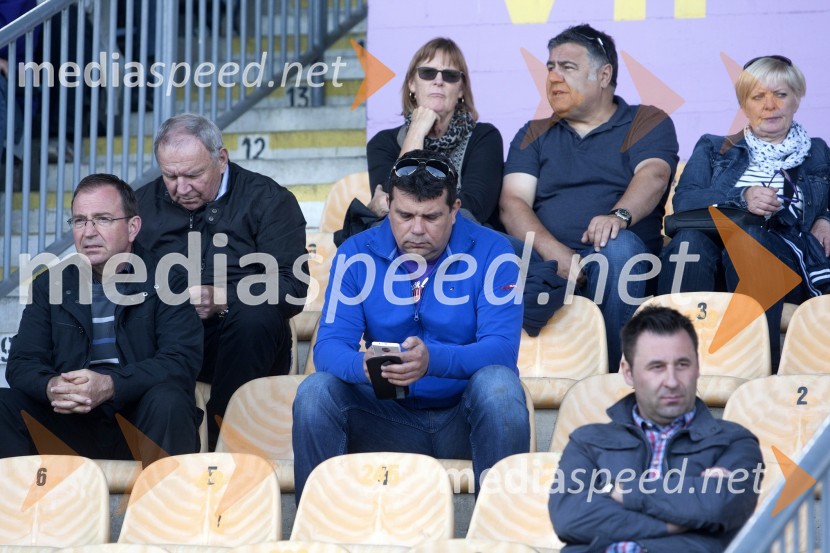 NavijačiVečni derbi NK Maribor : NK Olimpija slavili vijolični