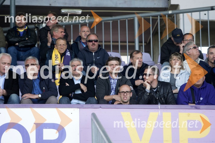 NavijačiVečni derbi NK Maribor : NK Olimpija slavili vijolični