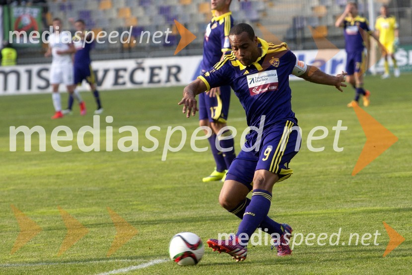  Marcos  Tavares, nogometaš NK MariborVečni derbi NK Maribor : NK Olimpija slavili vijolični