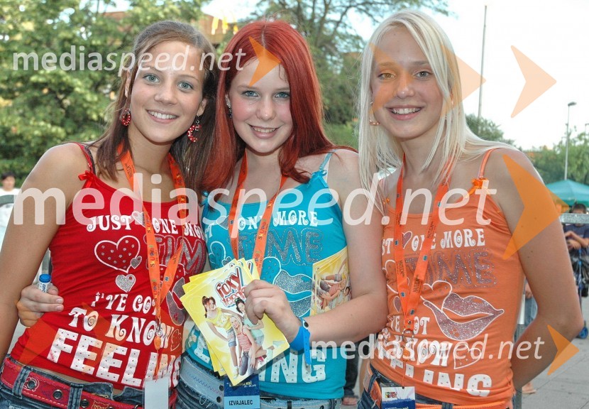 Skupina Foxyteens25. tradicionalna Kranjska noč 2007, 1. večer