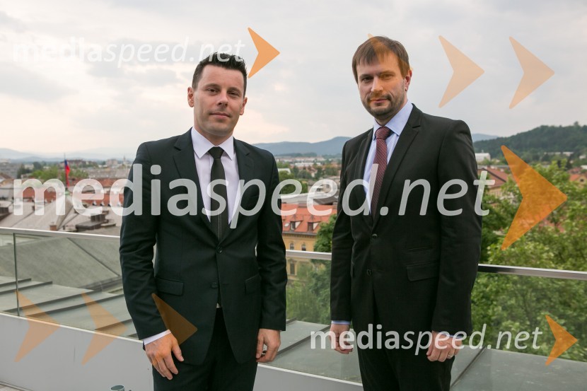  Gregor Medved, vodja knjižnega kluba Svet knjige;  Petja Škorjanc, izvršni urednik revije Reader's DigestTrusted Brand 2015