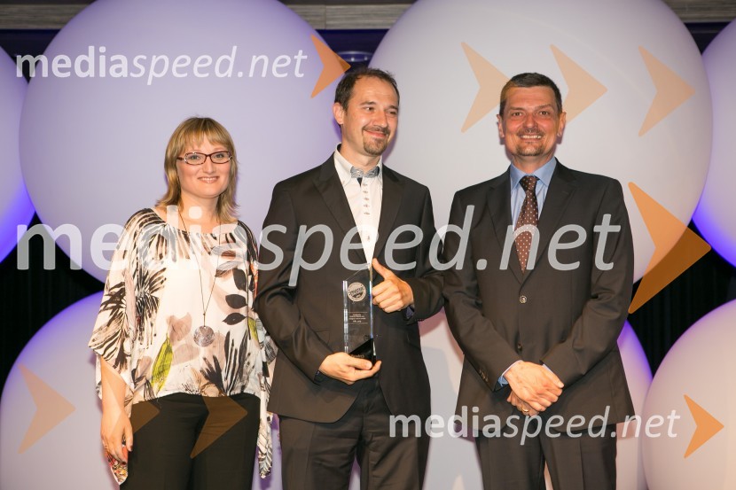  Lidija Petek, glavna urednica revije Reader's Digest Slovenija ;  Mirko Štular, odgovorni urednik Val 202;  Daniel Škraba, vodja Reader's Digest Slovenija Trusted Brand 2015