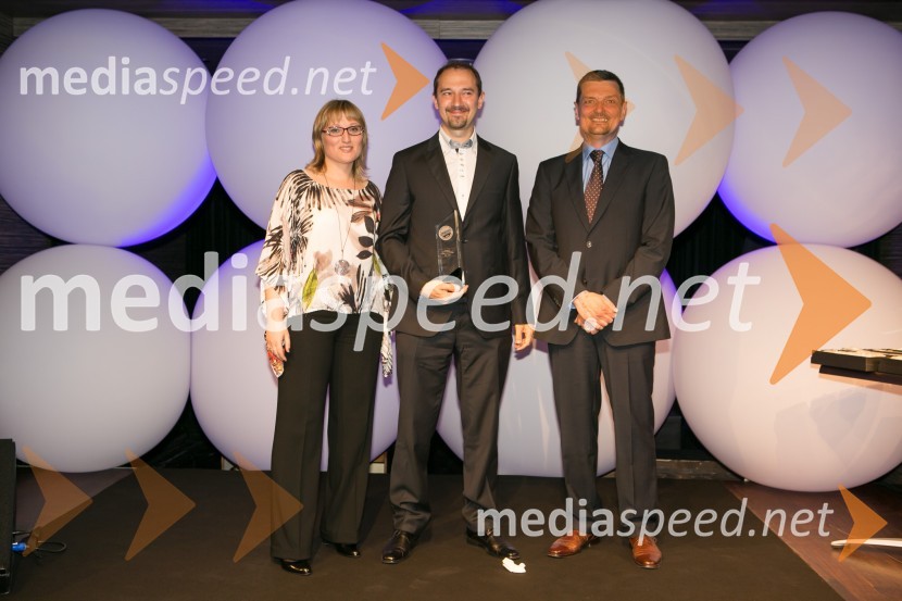  Lidija Petek, glavna urednica revije Reader's Digest Slovenija ;  Mirko Štular, odgovorni urednik Val 202;  Daniel Škraba, vodja Reader's Digest Slovenija Trusted Brand 2015