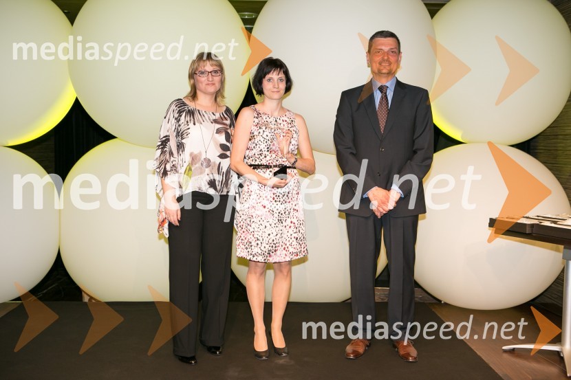  Lidija Petek, glavna urednica revije Reader's Digest Slovenija ;  Jasmina Zakonjšek, vodja blagovne znamke Dormeo;  Daniel Škraba, vodja Reader's Digest Slovenija Trusted Brand 2015