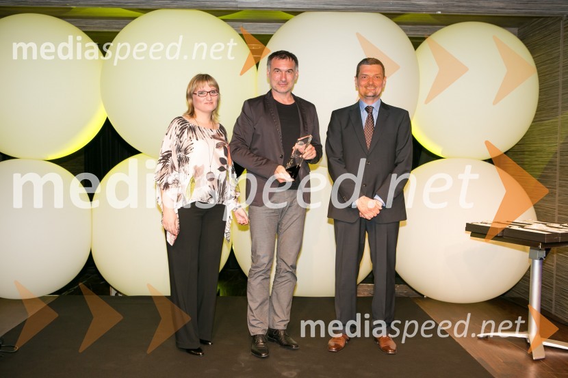  Lidija Petek, glavna urednica revije Reader's Digest Slovenija ;  Miro Primorac, direktor turistične agencije Sonček;  Daniel Škraba, vodja Reader's Digest Slovenija Trusted Brand 2015