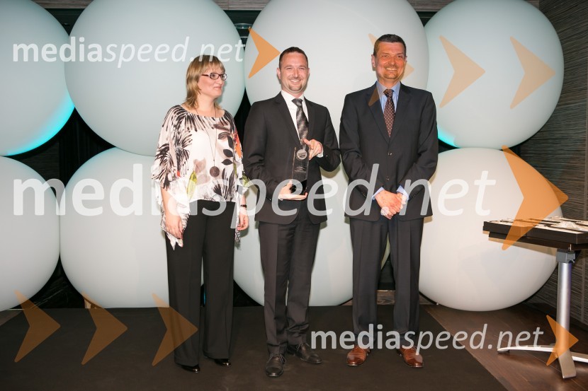  Lidija Petek, glavna urednica revije Reader's Digest Slovenija ;  Niko Kušar, vodja Službe za tržno komuniciranje Telekom Slovenije;  Daniel Škraba, vodja Reader's Digest Slovenija Trusted Brand 2015