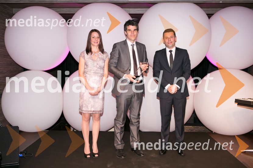  Martina Dolgan, vodja marketinga in oglasnega trženja, Založba Mladinska knjiga;  Goran Sretenoski, direktor Canon Slovenija;  Gregor Medved, vodja knjižnega kluba Svet knjigeTrusted Brand 2015