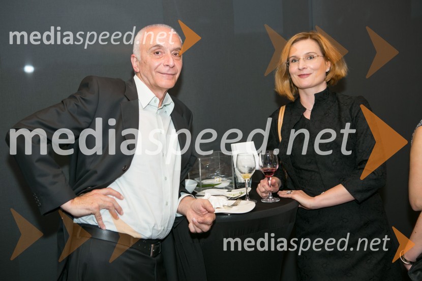  Ivo Boscarol, generalni direktor Pipistrel d.o.o.; mag. Marija Valentinčič Pregelj, namestnica direktorja sektorja finančnega svetovanja in vodja marketinga, KD SkladiTrusted Brand 2015