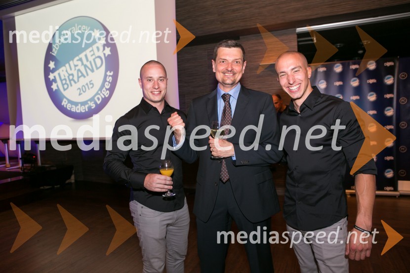  Blaž Slanič, F&B Acrobatics;  Daniel Škraba, vodja Reader's Digest Slovenija ;  Filip Kržišnik, F&B AcrobaticsTrusted Brand 2015