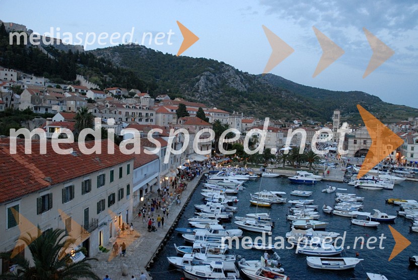 Hvar - pogled s terase hotela AdrianaModna revija Palmers na Hvaru