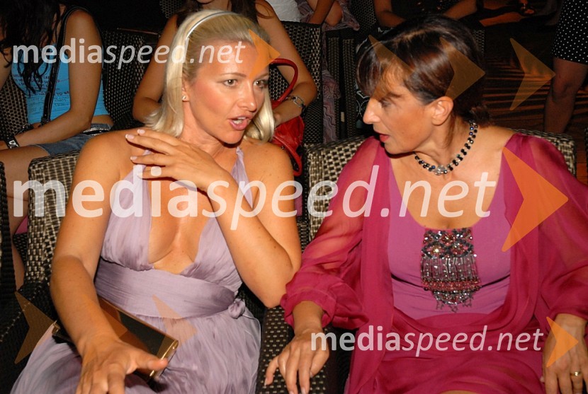 Snježana Mehun, podjetnica in Matija Vuica, pevka in modna kreatorkaModna revija Palmers na Hvaru