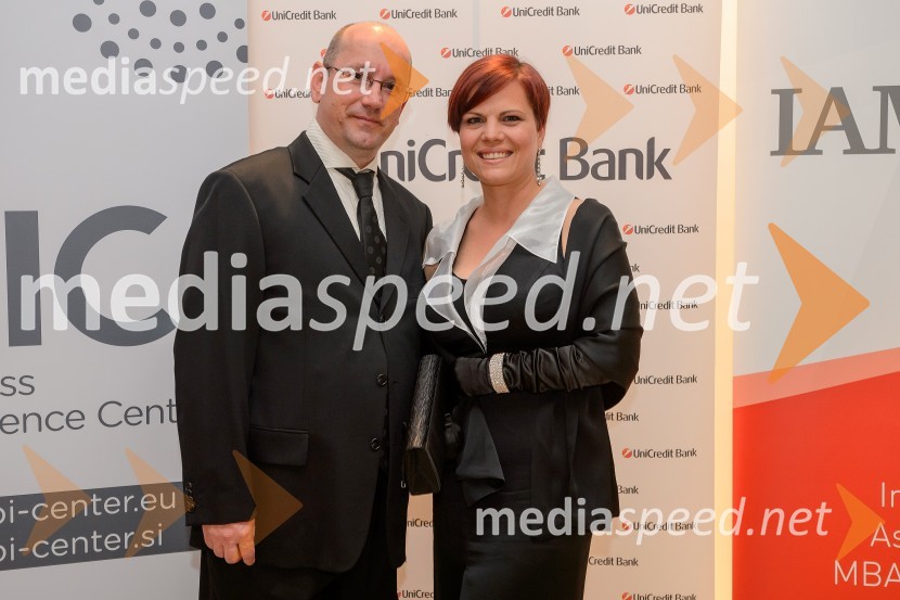  Primož Puš;  Maša Žlajpah Puš, vodja komuniciranja, Elektroservisi d.o.o.2. Poslovni in MBA gala ples