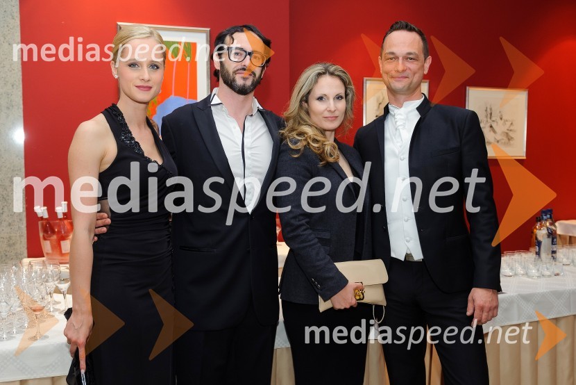  Daniela Bervar Kotolenko, Business Intelligence Center;  Niko Slavnič, Everet Group d.o.o.; dr. Nana Šumrada Slavnič, doktorica pravnih znanosti, direktorica pravne službe;  Sandi Kovačević, Hotel Cubo2. Poslovni in MBA gala ples