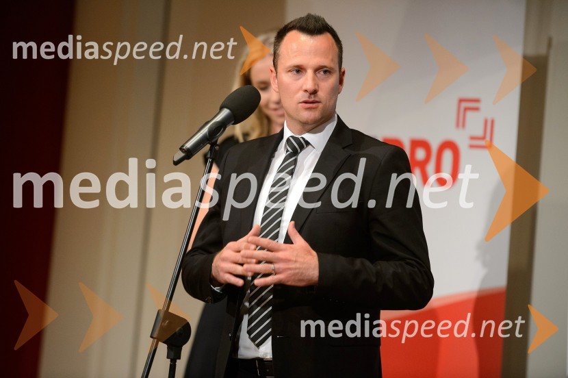  Martin Železnik, manager v oddelku za revizijo, Deloitte d.o.o.2. Poslovni in MBA gala ples