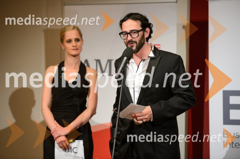  Daniela Bervar Kotolenko, Business Intelligence Center;  Niko Slavnič, Everet Group d.o.o.2. Poslovni in MBA gala ples
