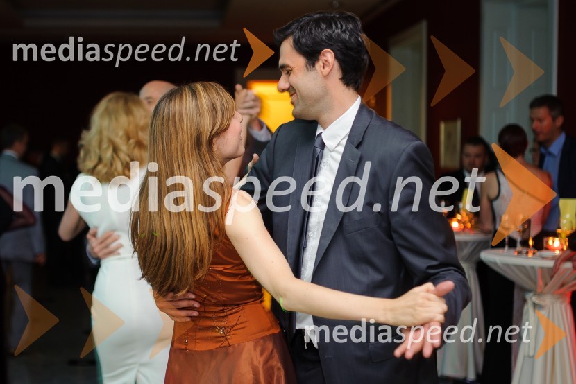  Tina Podgornik, marketing, Media Lab d.o.o.;  Ivan Vučetić, Steklarna Hrastnik d.o.o.2. Poslovni in MBA gala ples