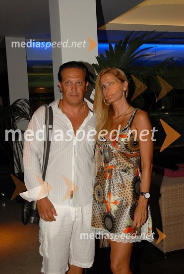 Ana Sasso, nekdanja miss Jugoslavije in manekenka s partnerjemModna revija Palmers na Hvaru