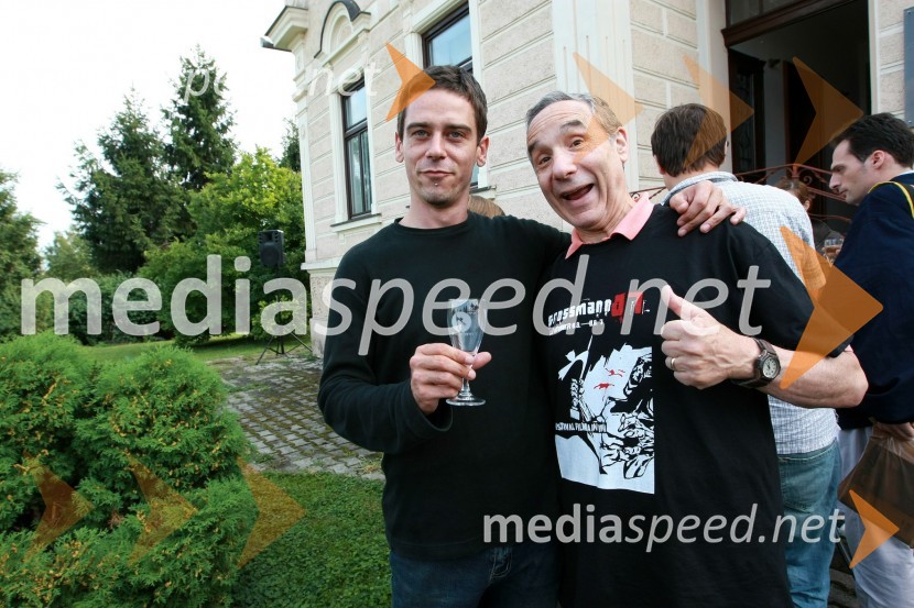 Tomaž Horvat, programski direktor festivala in Lloyd Kaufman, ameriški producent, ustanovitelj Troma EntertaimentGrossmannov festival filma in vina