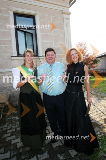 Darja Jureš Antolin, 12. Vinska kraljica Ljutomera, Franc Jurša, župan občine Ljutomer in Mateja Štabuc, nekdanja vinska kraljicaGrossmannov festival filma in vina