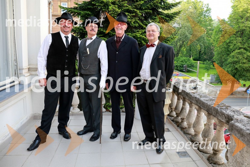  Damijan Simič;  Miha Kacafura, fotograf;  Tomo Mišič;  Bojan LeskovarPles gospe Scherbaum v Muzeju NO Maribor