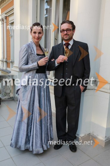  Milena Antonič, Zavod za varstvo kulturne dediščine Slovenije;  Mario AntoničPles gospe Scherbaum v Muzeju NO Maribor