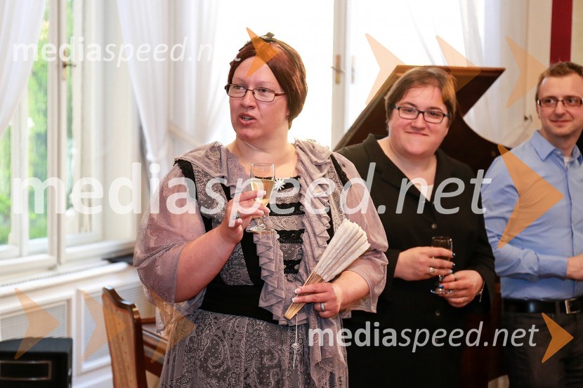 dr. Aleksandra  Berberih Slana, direktorica Muzeja narodne osvoboditve Maribor;  Martina Lulić, web designerPles gospe Scherbaum v Muzeju NO Maribor