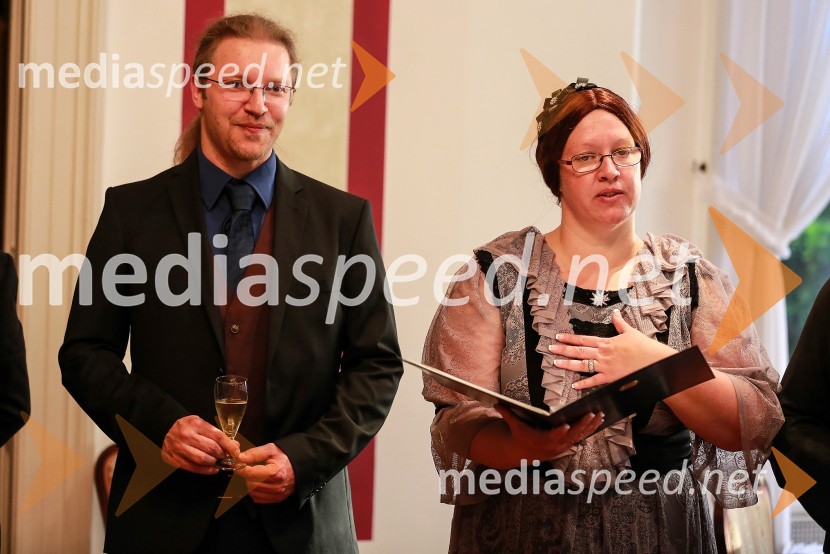  Peter Gradišnik; dr. Aleksandra  Berberih Slana, direktorica Muzeja narodne osvoboditve MariborPles gospe Scherbaum v Muzeju NO Maribor