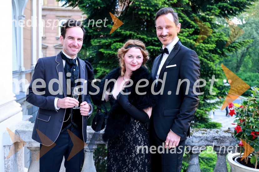  Iztok Maroh;  Koraljka Čeh, mentorica učencev OŠ Janka Padežnika Maribor;  Uroš Marguč, Galerija lepih lasPles gospe Scherbaum v Muzeju NO Maribor