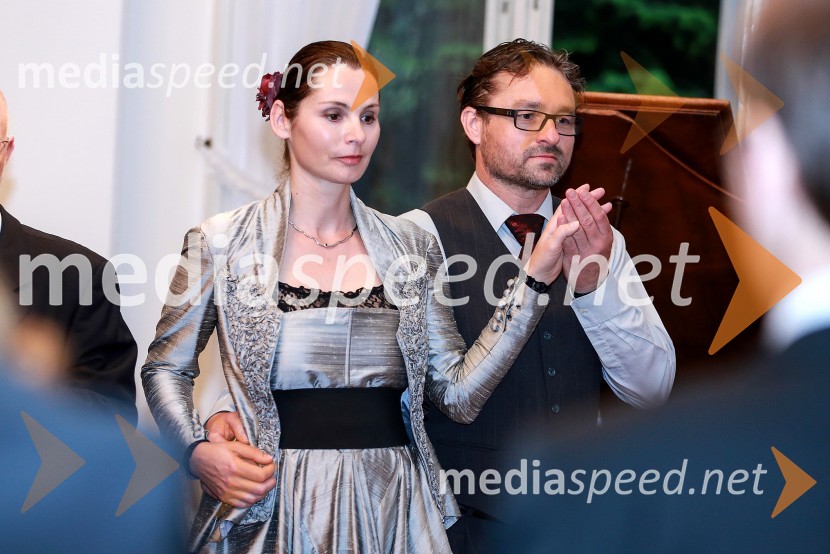  Milena Antonič, Zavod za varstvo kulturne dediščine Slovenije;  Mario AntoničPles gospe Scherbaum v Muzeju NO Maribor